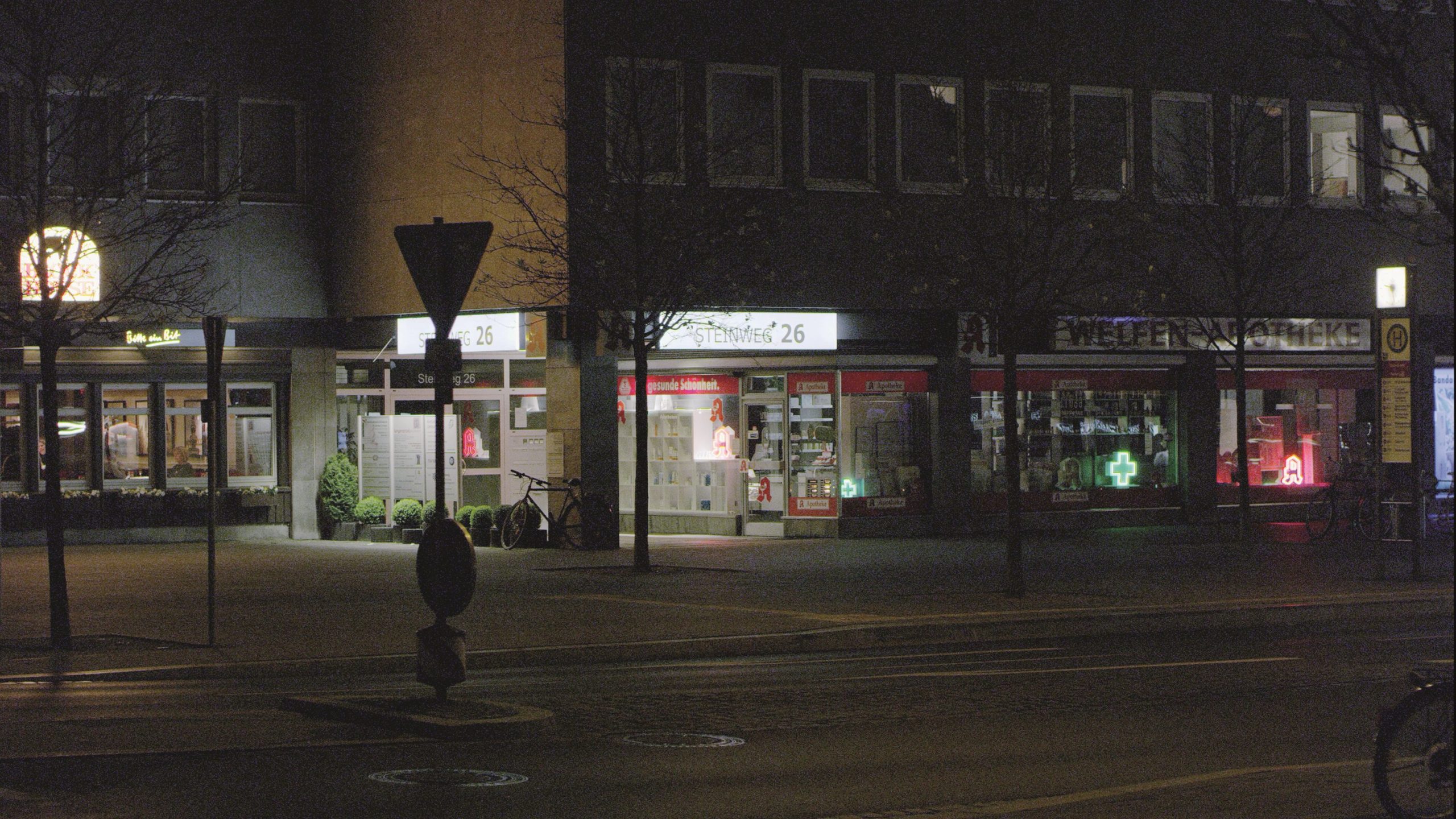 scarletnight digital production Die Scarlet MX zeigt bei tiefer Nacht ein ausgeprägtes, aber homogenes Farbrauschen.