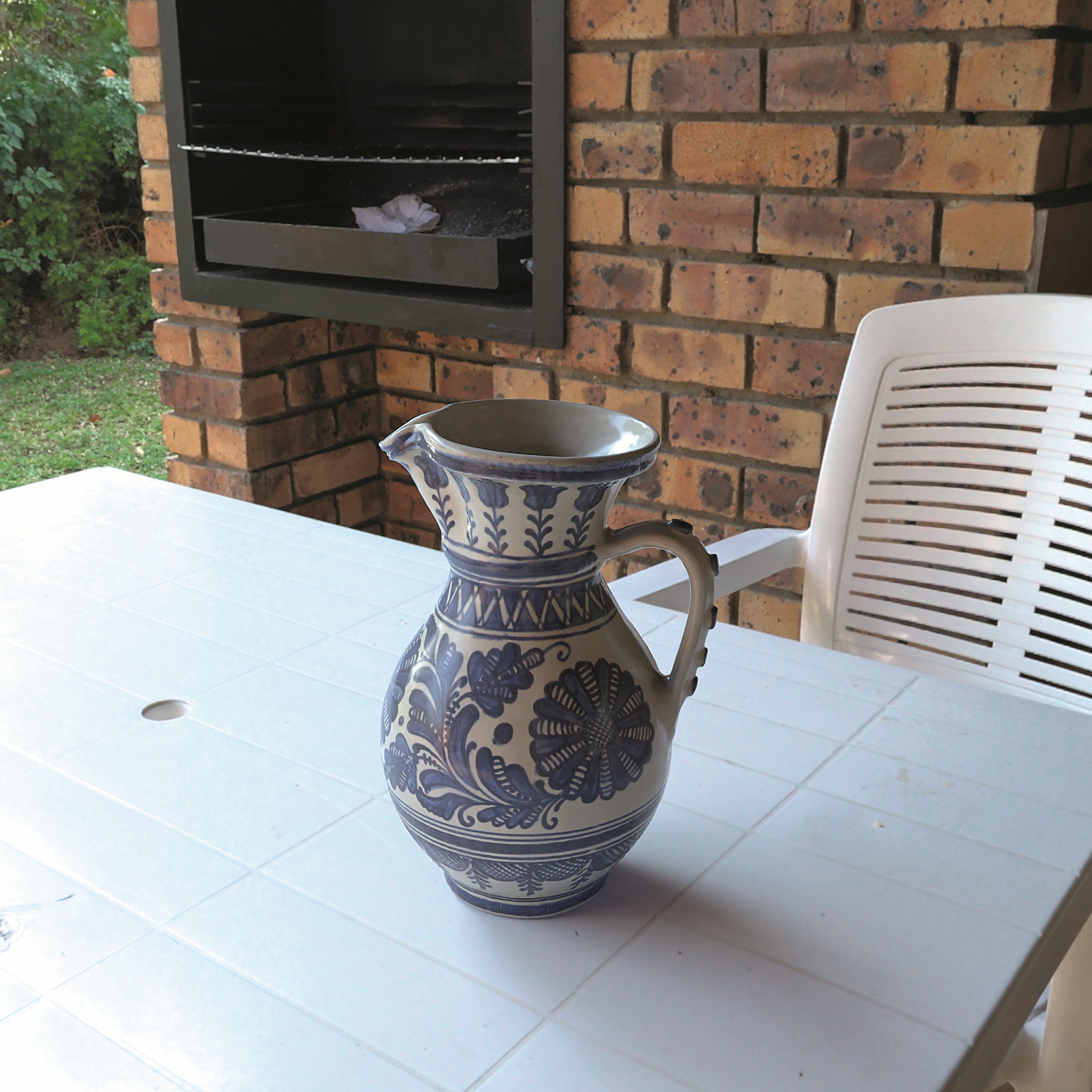 vasepbrrenderingscene01 digital production Ein Rendering zeigt, ob das Shadow-Catcher-Objekt mit den richtigen Materialeinstellungen versehen wurde.